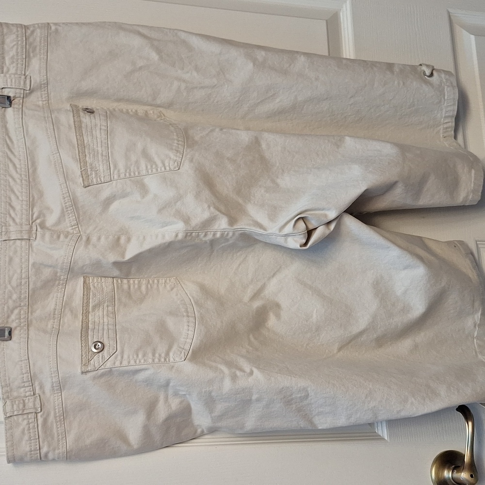 Gloria Vanderbilt Tan Bermuda Shorts Relaxed Fit Knee Length 24W - Picture 2 of 4
